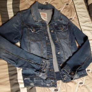 ON SALE FOR TODAY ONLY - Cute Jean Jacket! 💕